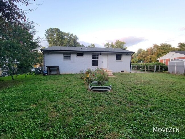 Building Photo - 708 Hadley Rd