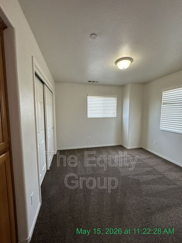 Building Photo - 2226 W Lark Ave