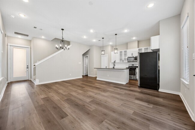 Building Photo - 8451 Berry Brush Ln