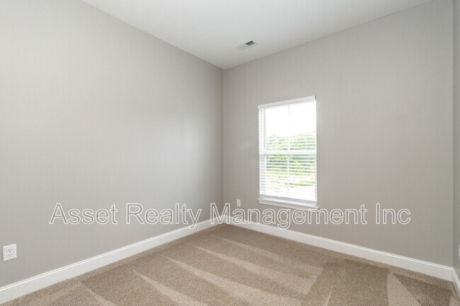 Building Photo - 4839 Lake Ln
