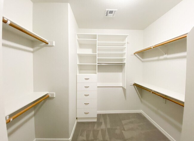 Building Photo - 3555 W Magellan Dr