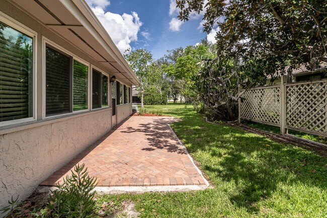 Building Photo - 10502 Linger Ln