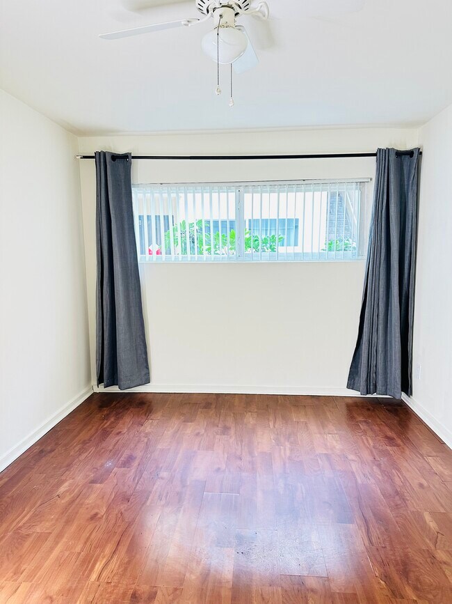 Building Photo - 617 S Shelton St