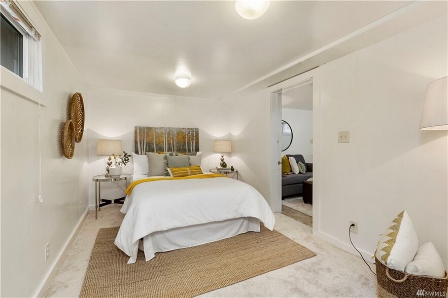 Building Photo - 5511 Brooklyn Ave NE