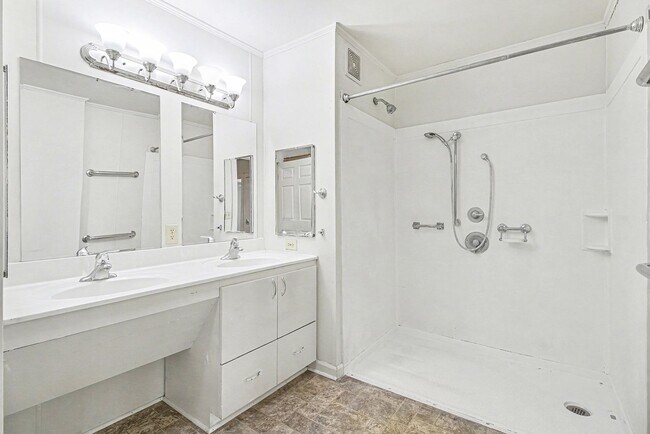 Building Photo - 3 Bedroom Cape Code house in Newville