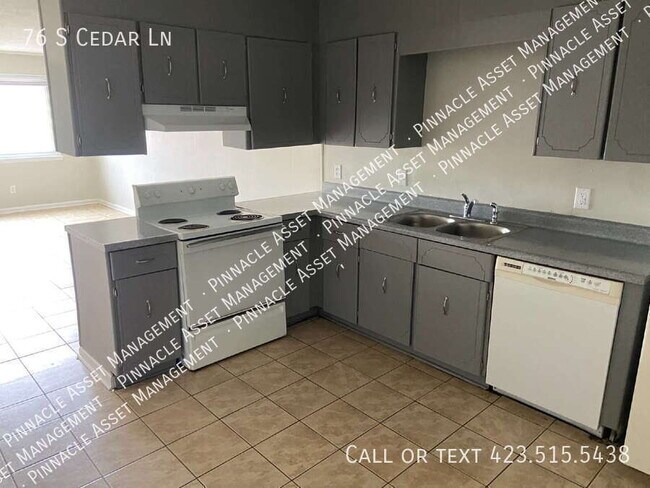 Building Photo - 76 S Cedar Ln