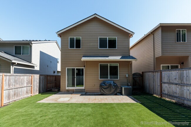 Building Photo - 33312 SW Havlik Dr