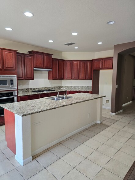 Building Photo - 424 Leighton Ct