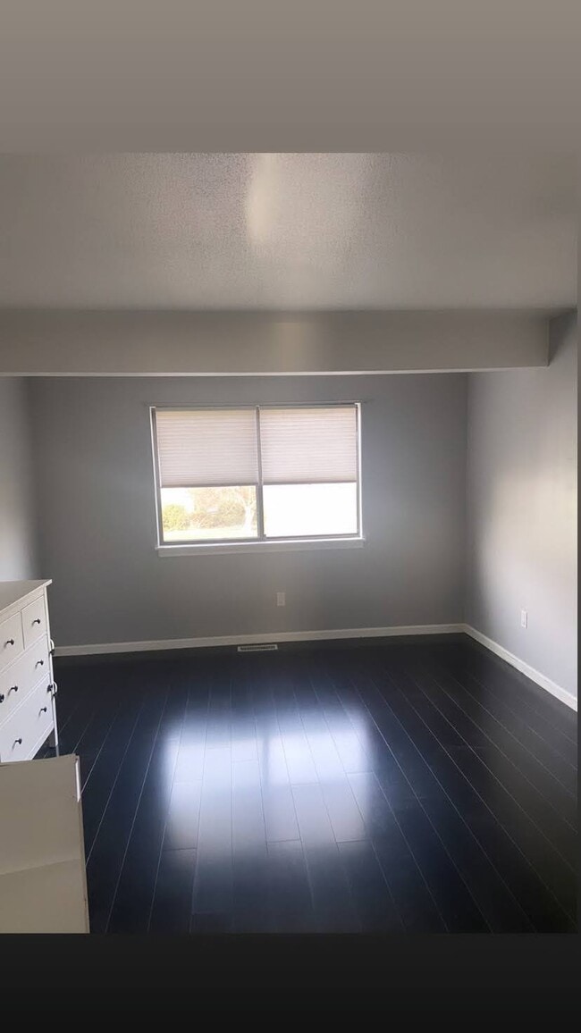 Building Photo - 422 Cypress Rd