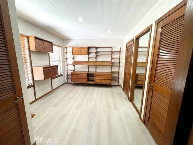 Building Photo - 2230 E Vista Mesa Way