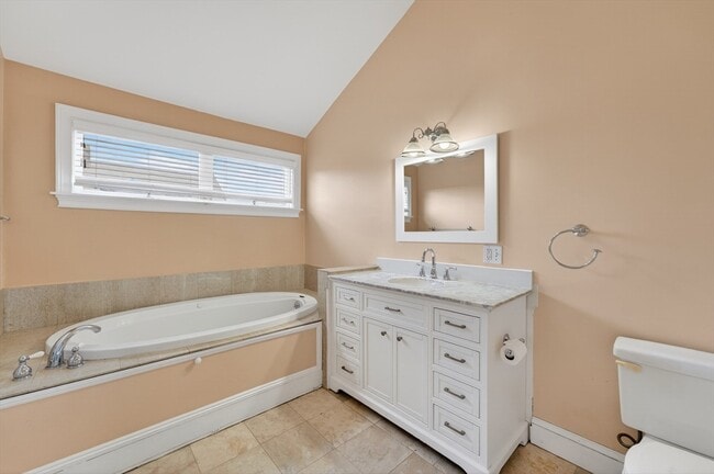 Building Photo - 6 Adams St