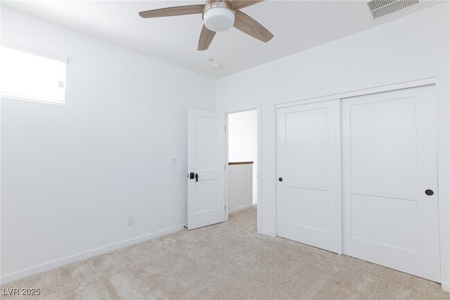 Building Photo - 836 Carlon Hls Ave