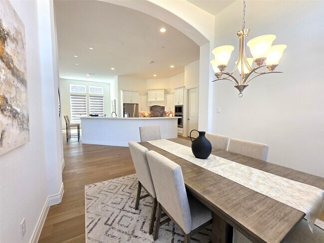 Building Photo - 22045 Gateway Arch Dr