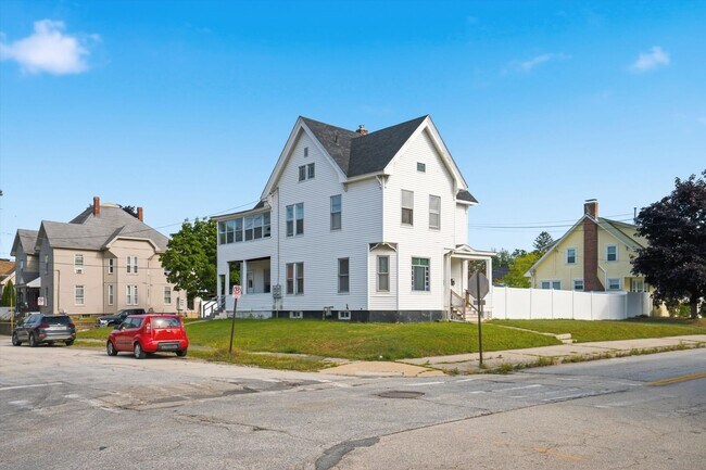 Building Photo - 247 Jewett St