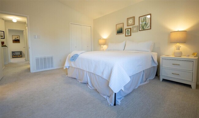 Building Photo - 1602 Stoneway Dr