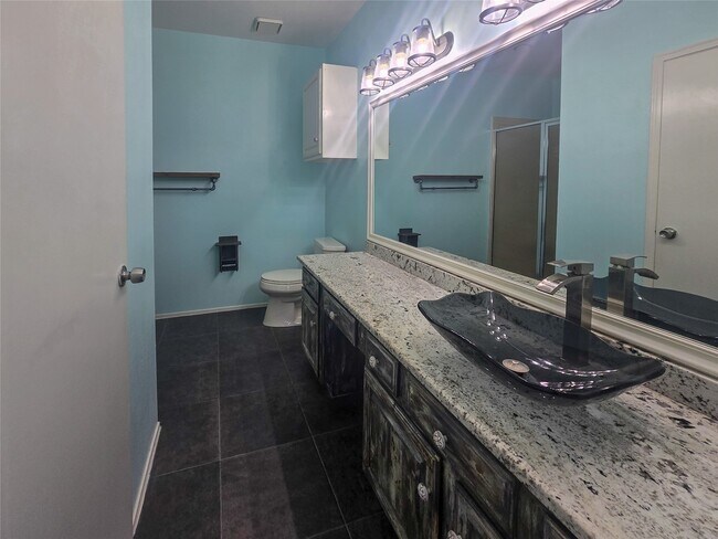 Building Photo - 921 Marine Dr