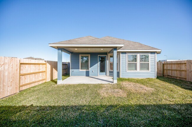 Building Photo - 32031 Splendor Dr