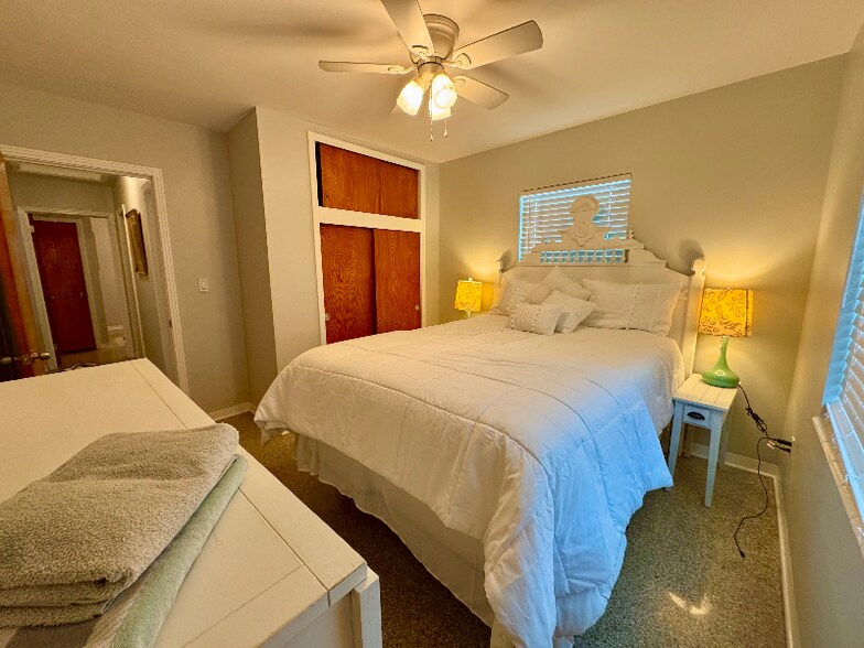 Building Photo - 4916 26th Ave S