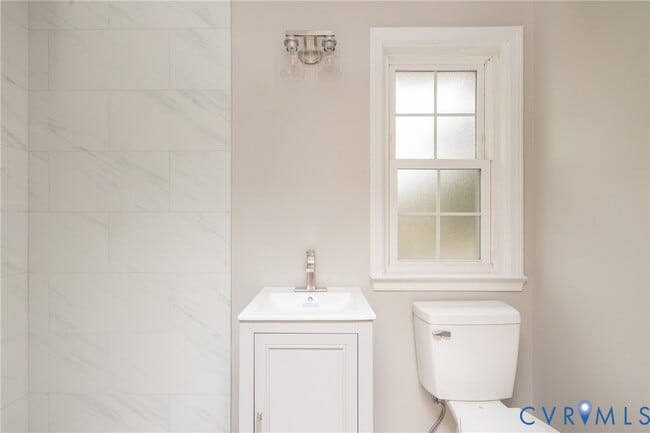 Building Photo - 609 Willomett Ave