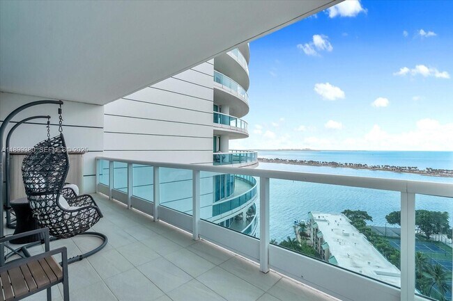 Building Photo - 2127 Brickell Ave