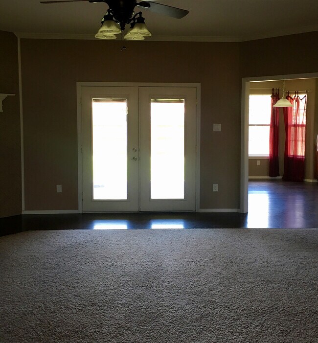 Building Photo - GREAT HOME GREAT LOCATION