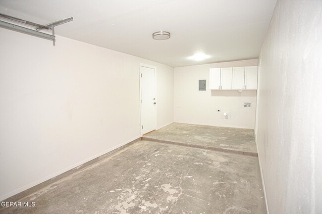 Building Photo - 4920 Alps Dr