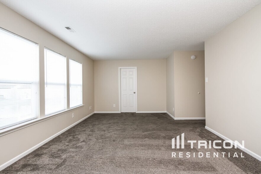 Building Photo - 8731 Ogden Dunes Dr