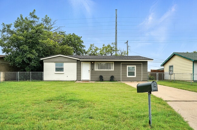 Building Photo - 426 Penrose Dr