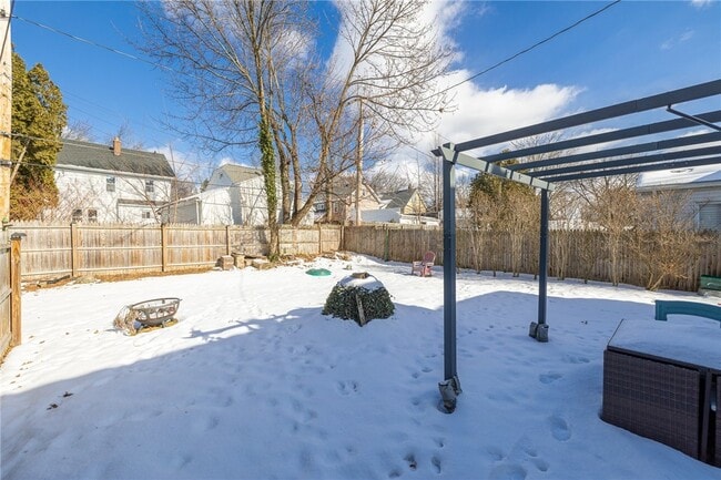 Building Photo - 206 Farmington Rd