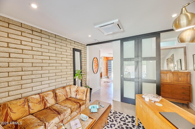 Building Photo - 4016 E Flynn Ln