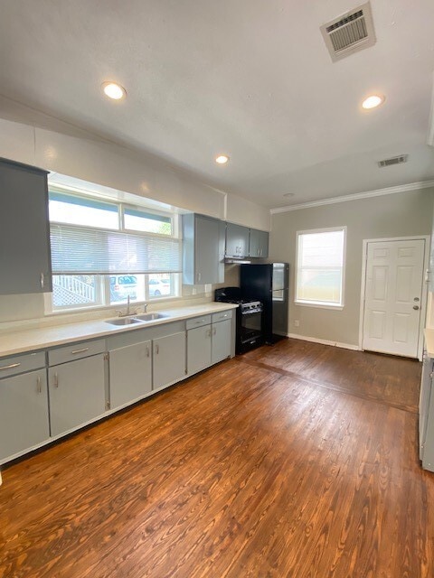 Building Photo - 4727 Walker St