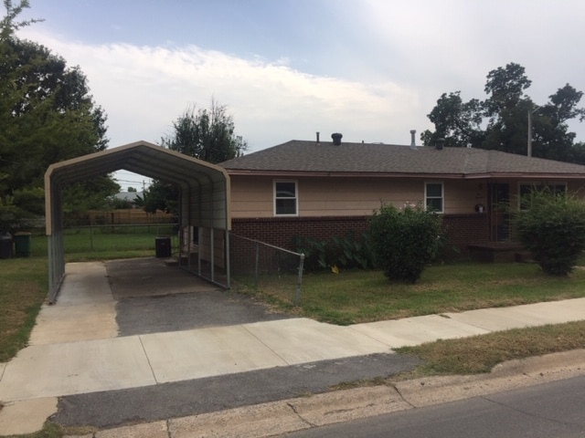 Primary Photo - 1000 Bishop Lindsey Ave
