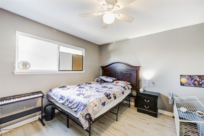 Building Photo - 6622 Rockergate Dr