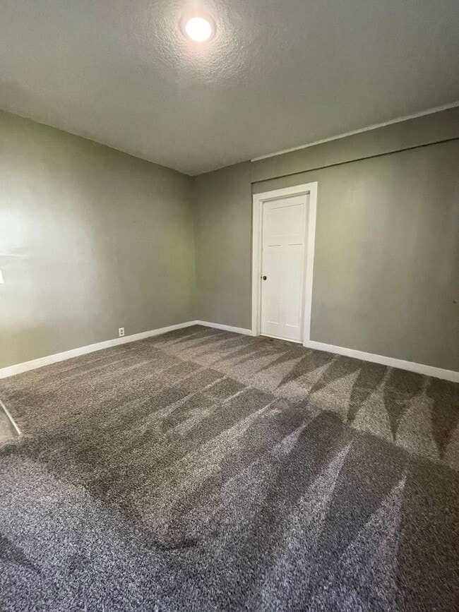 Building Photo - 816 Congress St