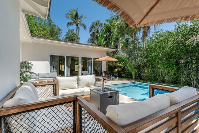 Building Photo - 616 NE 16th Terrace