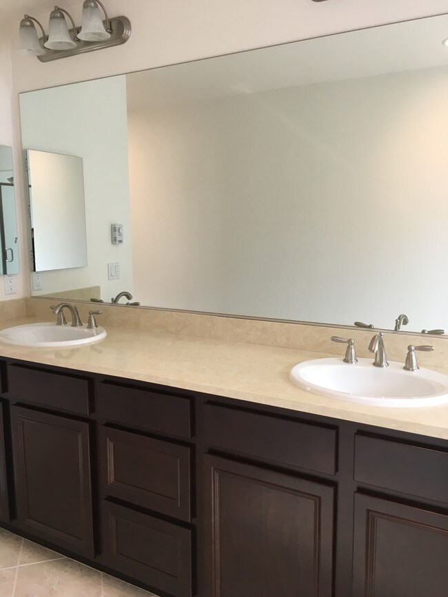 Building Photo - 888 Madison Court