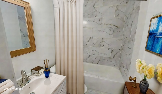 Building Photo - 2123 Langford St