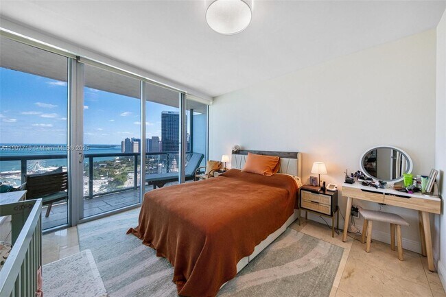 Building Photo - 888 Biscayne Blvd