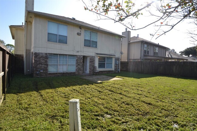 Building Photo - 12410 Meadow Briar Dr