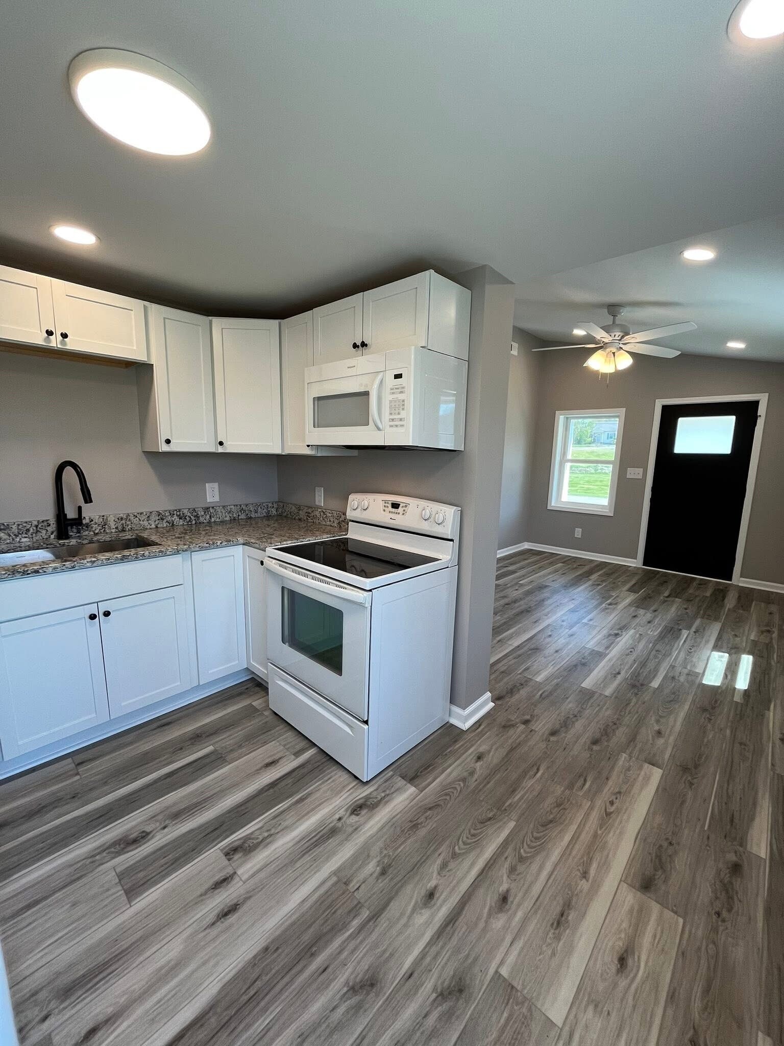 Kitchen - 1534 Saint John St