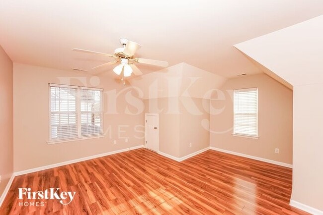 Building Photo - 7549 Sedgebrook Dr E