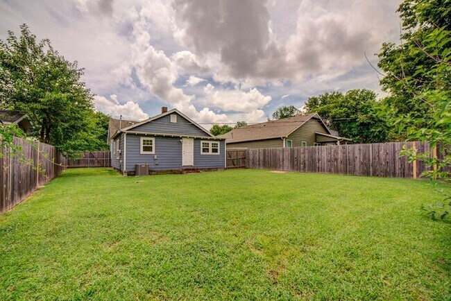Building Photo - Charming 1920s Home - Fully Renovated