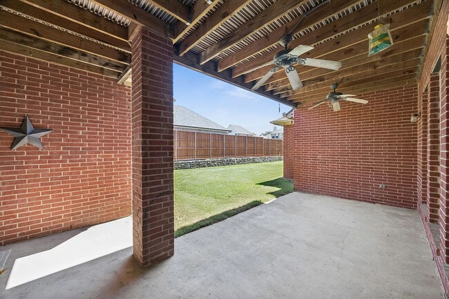 Building Photo - 2716 Royal Troon Dr