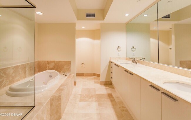 Building Photo - 241 Riverside Dr