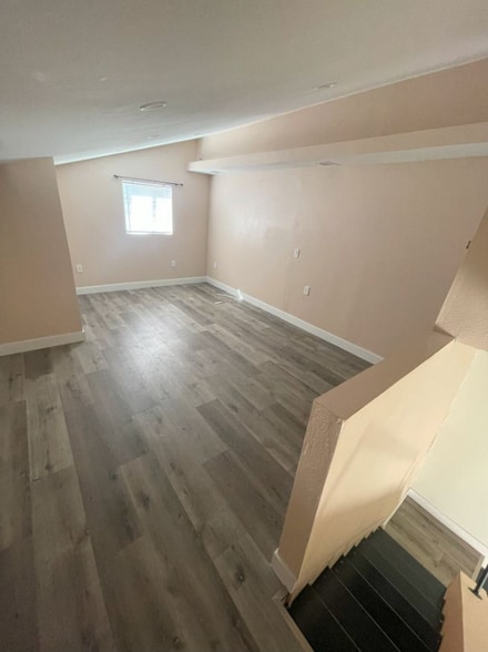 Building Photo - 5709 Avenida Silla