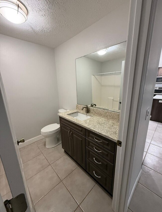 Building Photo - 3 bedroom home for rent on 1/2 acre!