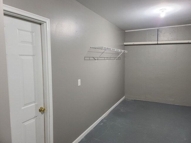 Building Photo - 3 Bedroom Townhome for Rent in Waynesboro