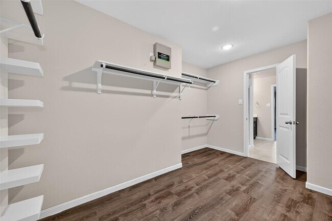 Building Photo - 3026 Village Creek Dr