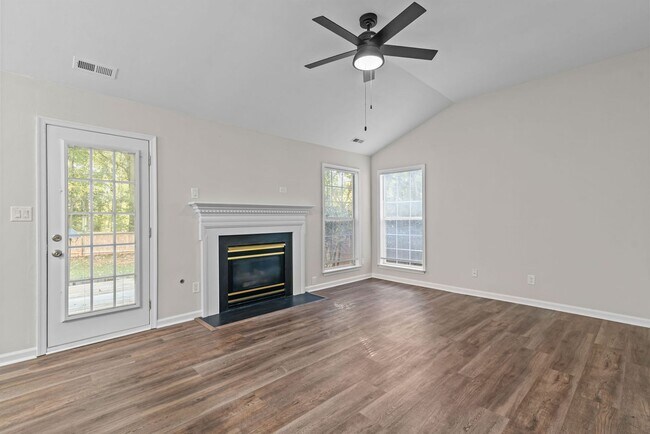Building Photo - Burbage Grant 4 bedrooms- Ready Now!