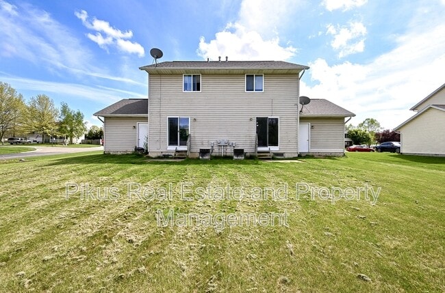 Building Photo - 2012 Redwing Dr